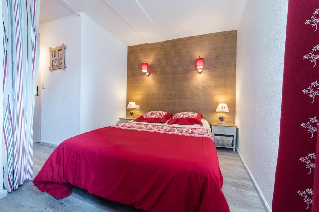 Gite La Maisonnee Sazos ภายนอก รูปภาพ