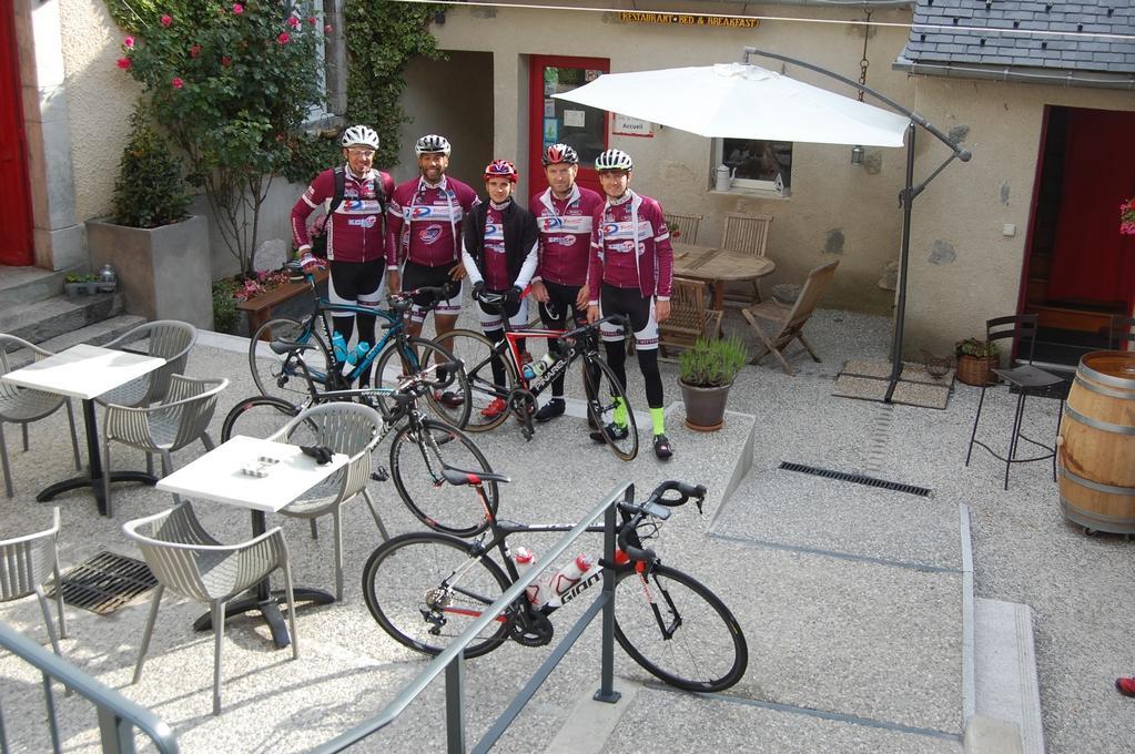 Gite La Maisonnee Sazos ภายนอก รูปภาพ